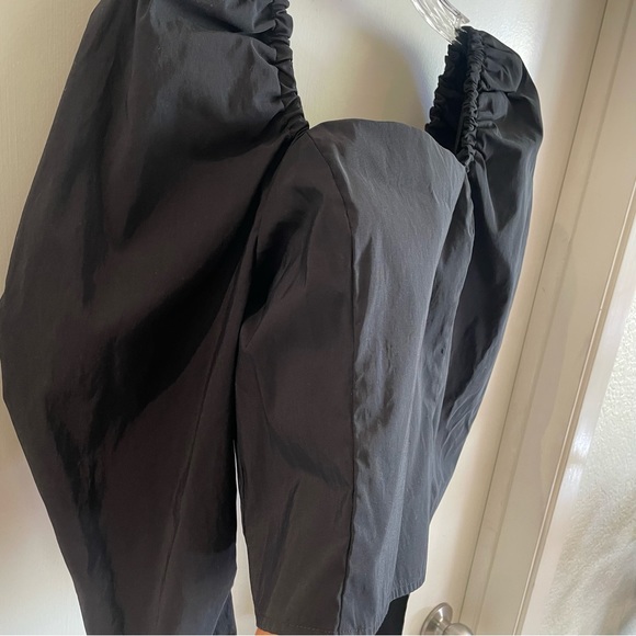 Levi’s puff sleeve smocked back blouse - Picture 3 of 10